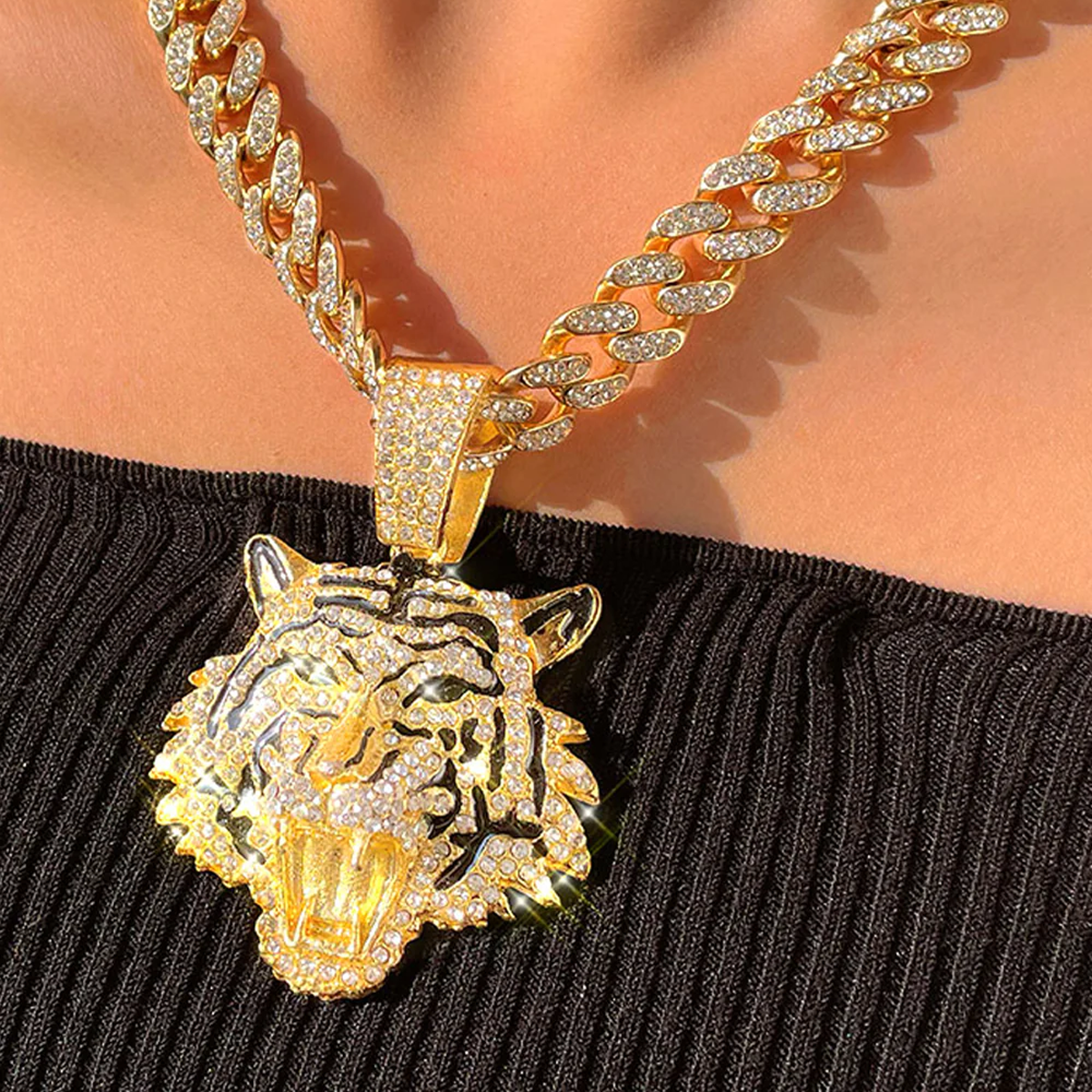 TIGRE. | Gold Tiger Pendant 18K